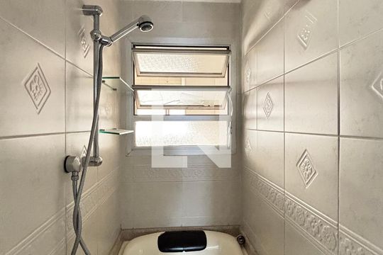 Banheiro de apartamento para alugar com 3 quartos, 118m² em Indianópolis, São Paulo