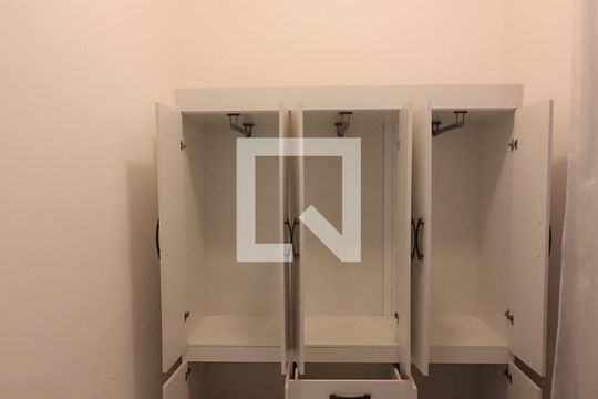 Quarto  de casa à venda com 3 quartos, 204m² em Vila Kiko, São Bernardo do Campo