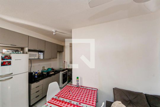 Sala/Cozinha de apartamento para alugar com 2 quartos, 40m² em Quinta da Paineira, São Paulo