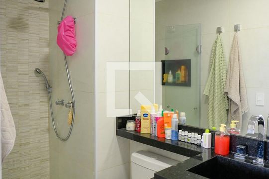 Banheiro de apartamento à venda com 1 quarto, 42m² em Vila Dom Pedro I, São Paulo