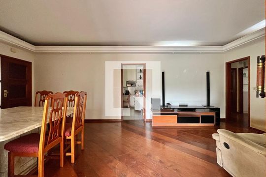Sala de casa de condomínio à venda com 4 quartos, 185m² em Residencial Vila Verde, Campinas