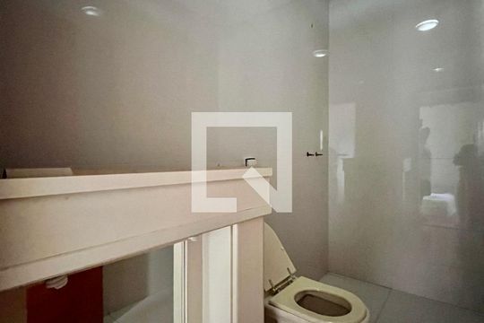 Banheiro da Suíte 1 de casa de condomínio à venda com 4 quartos, 185m² em Residencial Vila Verde, Campinas