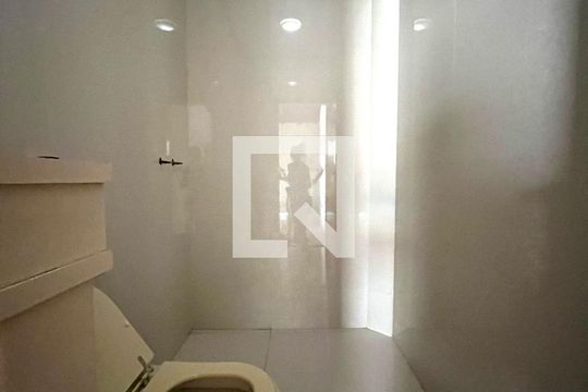 Banheiro da Suíte 1 de casa de condomínio à venda com 4 quartos, 185m² em Residencial Vila Verde, Campinas