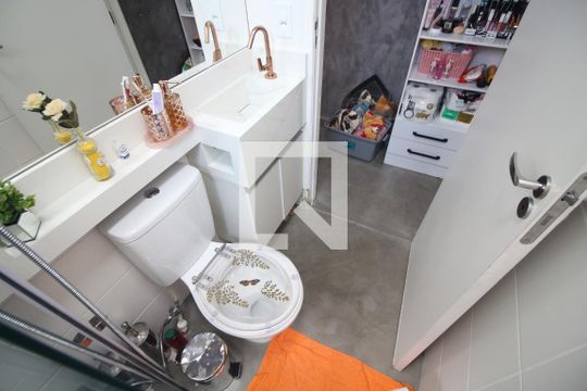 Banheiro de apartamento à venda com 1 quarto, 45m² em Santa Maria, Belo Horizonte