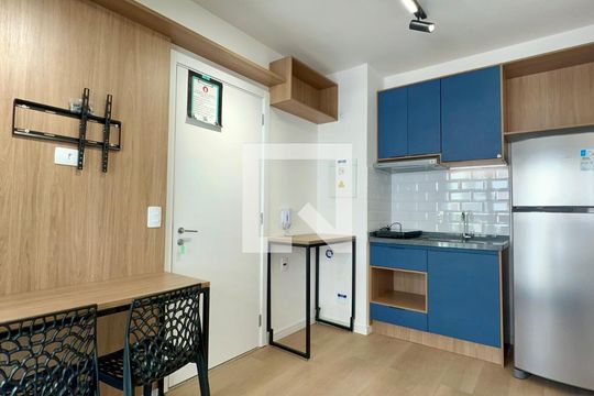Sala de kitnet/studio para alugar com 1 quarto, 26m² em Pinheiros, São Paulo