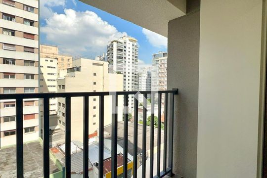 Varanda de kitnet/studio para alugar com 1 quarto, 26m² em Pinheiros, São Paulo