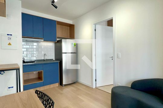 Sala de kitnet/studio para alugar com 1 quarto, 26m² em Pinheiros, São Paulo