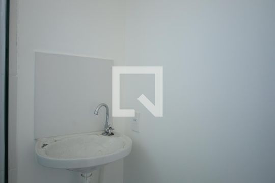 Banheiro de apartamento à venda com 1 quarto, 17m² em Vila Santana, São Paulo
