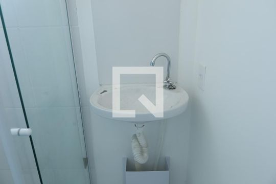 Banheiro de apartamento à venda com 1 quarto, 17m² em Vila Santana, São Paulo