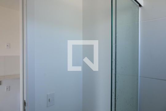 Banheiro de apartamento à venda com 1 quarto, 17m² em Vila Santana, São Paulo
