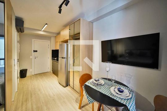 Sala/Quarto de apartamento para alugar com 1 quarto, 28m² em Brooklin, São Paulo