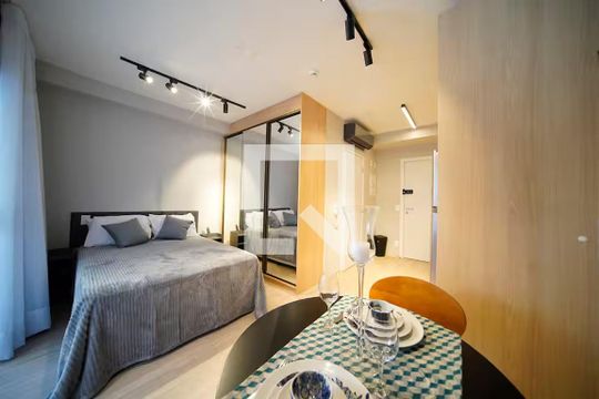 Sala/Quarto de apartamento para alugar com 1 quarto, 28m² em Brooklin, São Paulo