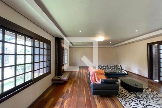Casa para alugar com 6 quartos, 799m² em Primavera, Novo Hamburgo