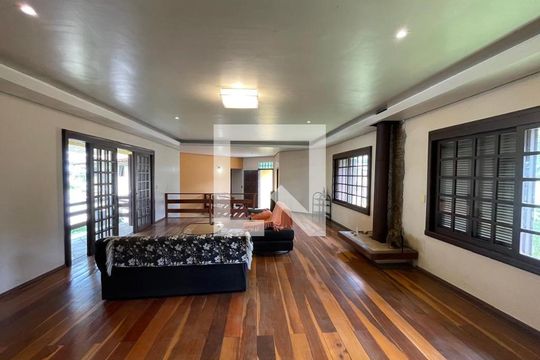 Casa para alugar com 6 quartos, 799m² em Primavera, Novo Hamburgo