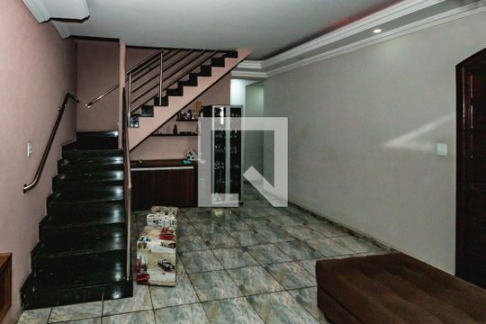 Casa para alugar com 5 quartos, 180m² em São Pedro (venda Nova), Belo Horizonte