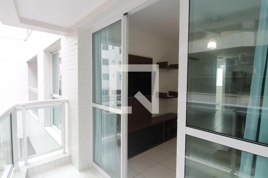 Apartamento para alugar com 1 quarto, 74m² em Algodoal, Cabo Frio