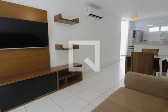 Apartamento para alugar com 1 quarto, 74m² em Algodoal, Cabo Frio