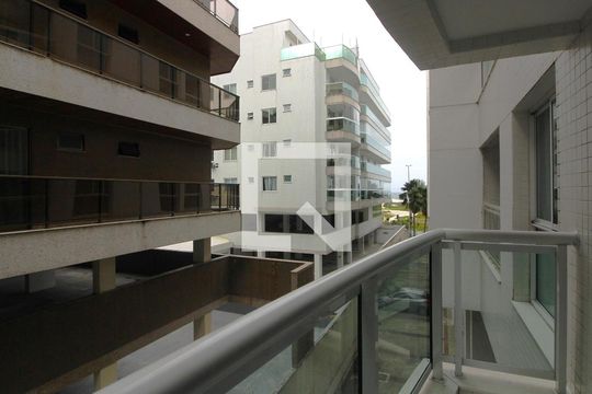 Apartamento para alugar com 1 quarto, 74m² em Algodoal, Cabo Frio