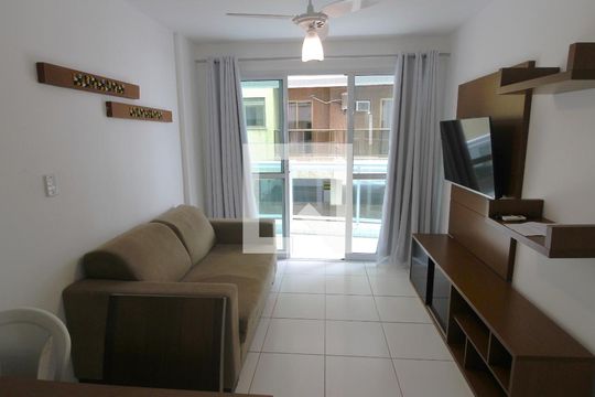Apartamento para alugar com 1 quarto, 74m² em Algodoal, Cabo Frio