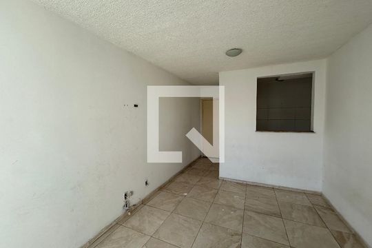 Sala de apartamento para alugar com 3 quartos, 55m² em Pavuna, Nilópolis