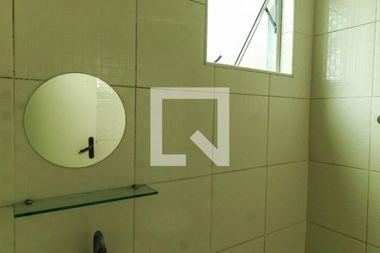 Banheiro da Suíte 1 de casa de condomínio para alugar com 2 quartos, 119m² em Vila Invernada, São Paulo