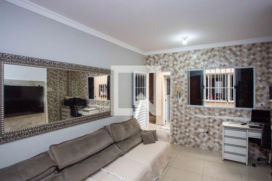 Casa para alugar com 5 quartos, 144m² em Centro, Diadema
