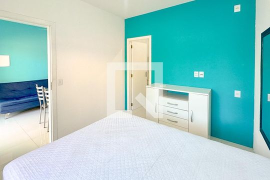 Quarto  de apartamento para alugar com 1 quarto, 33m² em São João do Rio Vermelho, Florianópolis