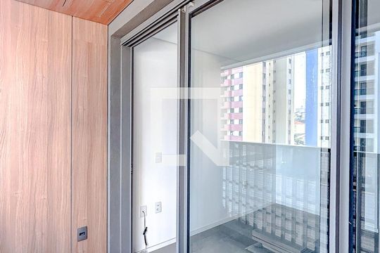 Varanda de kitnet/studio para alugar com 1 quarto, 25m² em Vila Regente Feijó, São Paulo