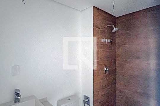 Banheiro de kitnet/studio para alugar com 1 quarto, 25m² em Vila Regente Feijó, São Paulo
