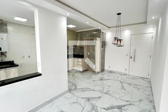 Sala de apartamento para alugar com 2 quartos, 66m² em Picanço, Guarulhos