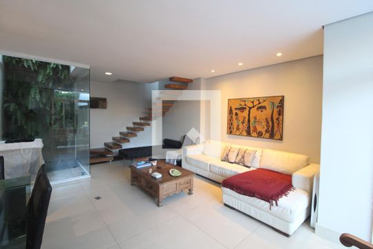 Casa à venda com 3 quartos, 287m² em Socorro, São Paulo