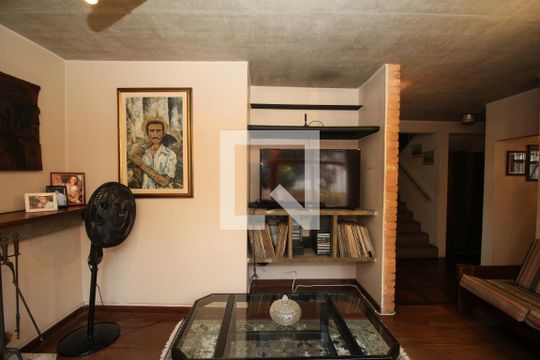 Sala de TV de casa à venda com 4 quartos, 346m² em Real Parque, São Paulo
