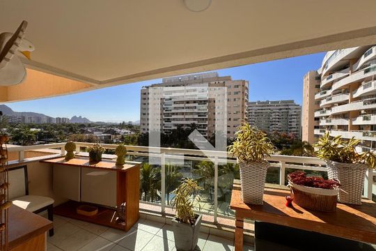 Varanda de apartamento à venda com 4 quartos, 107m² em Barra da Tijuca, Rio de Janeiro