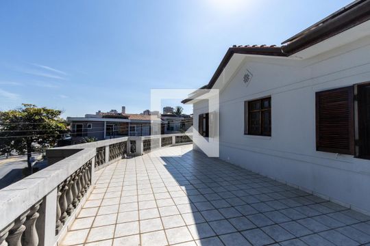 Casa para alugar com 1 quarto, 200m² em Siciliano, São Paulo