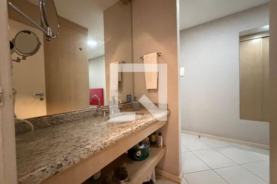 Banheiro de kitnet/studio à venda com 1 quarto, 37m² em Jacarepaguá, Rio de Janeiro