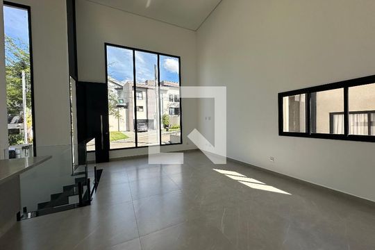 Sala de casa de condomínio à venda com 4 quartos, 304m² em Santana de Parnaíba, Barueri