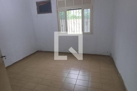 Quarto de casa para alugar com 2 quartos, 250m² em Guaratiba, Rio de Janeiro