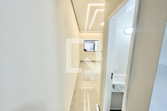Corredor de casa à venda com 3 quartos, 123m² em Jardim São Paulo, São Paulo
