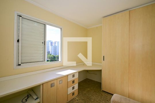 Quarto de apartamento à venda com 2 quartos, 70m² em Vila Andrade, São Paulo