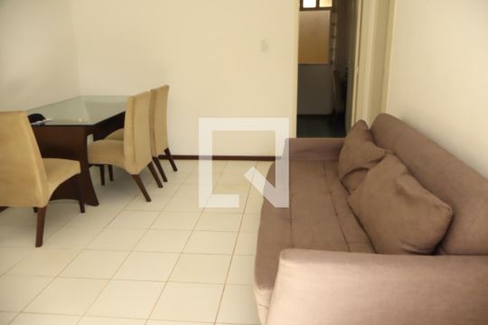 Sala de casa de condomínio para alugar com 1 quarto, 55m² em Pituaçu, Salvador