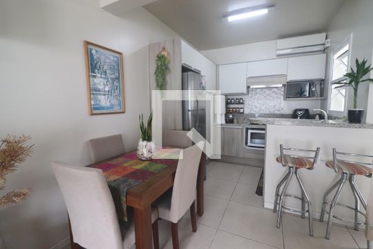 sala de casa de condomínio à venda com 2 quartos, 72m² em São José, Novo Hamburgo