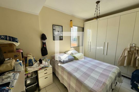 Quarto 1 de apartamento para alugar com 3 quartos, 70m² em Jardim Santa Edwirges, Guarulhos