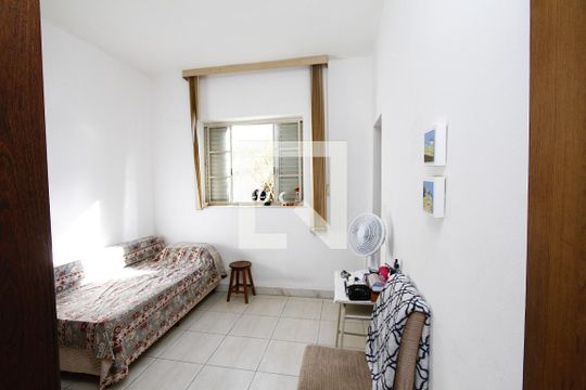 Casa à venda com 4 quartos, 300m² em Carlos Prates, Belo Horizonte