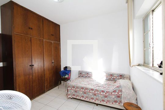 Casa à venda com 4 quartos, 300m² em Carlos Prates, Belo Horizonte