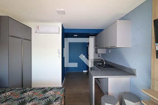 Espaço conjugado de kitnet/studio para alugar com 1 quarto, 28m² em Mont’serrat, Porto Alegre