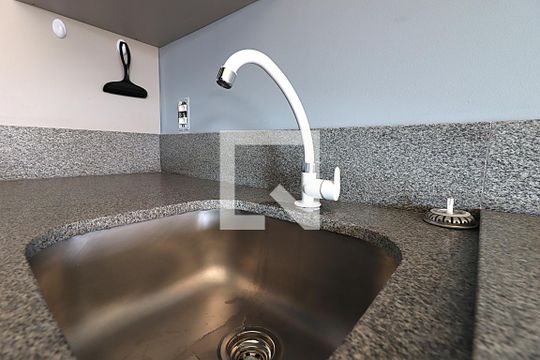 Espaço conjugado - Pia de kitnet/studio para alugar com 1 quarto, 28m² em Mont’serrat, Porto Alegre