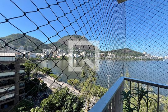Vista  de apartamento à venda com 3 quartos, 120m² em Lagoa, Rio de Janeiro