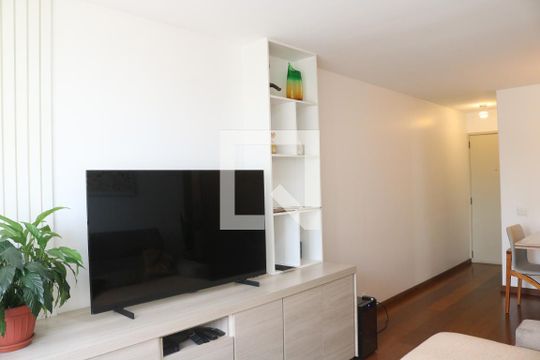 Sala de apartamento à venda com 2 quartos, 88m² em Vila Ipojuca, São Paulo