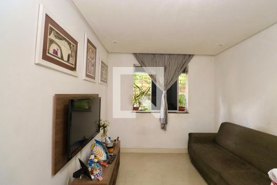 Apartamento para alugar com 2 quartos, 71m² em Cabula, Salvador