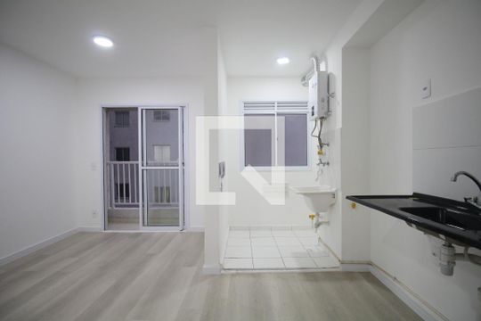 Sala/Cozinha de apartamento para alugar com 2 quartos, 38m² em Jardim Piracuama, São Paulo